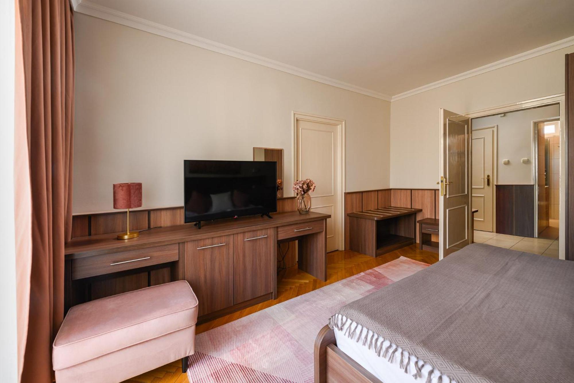 Szilfa Étterem Mariann Apartman Hajdúszoboszló Esterno foto