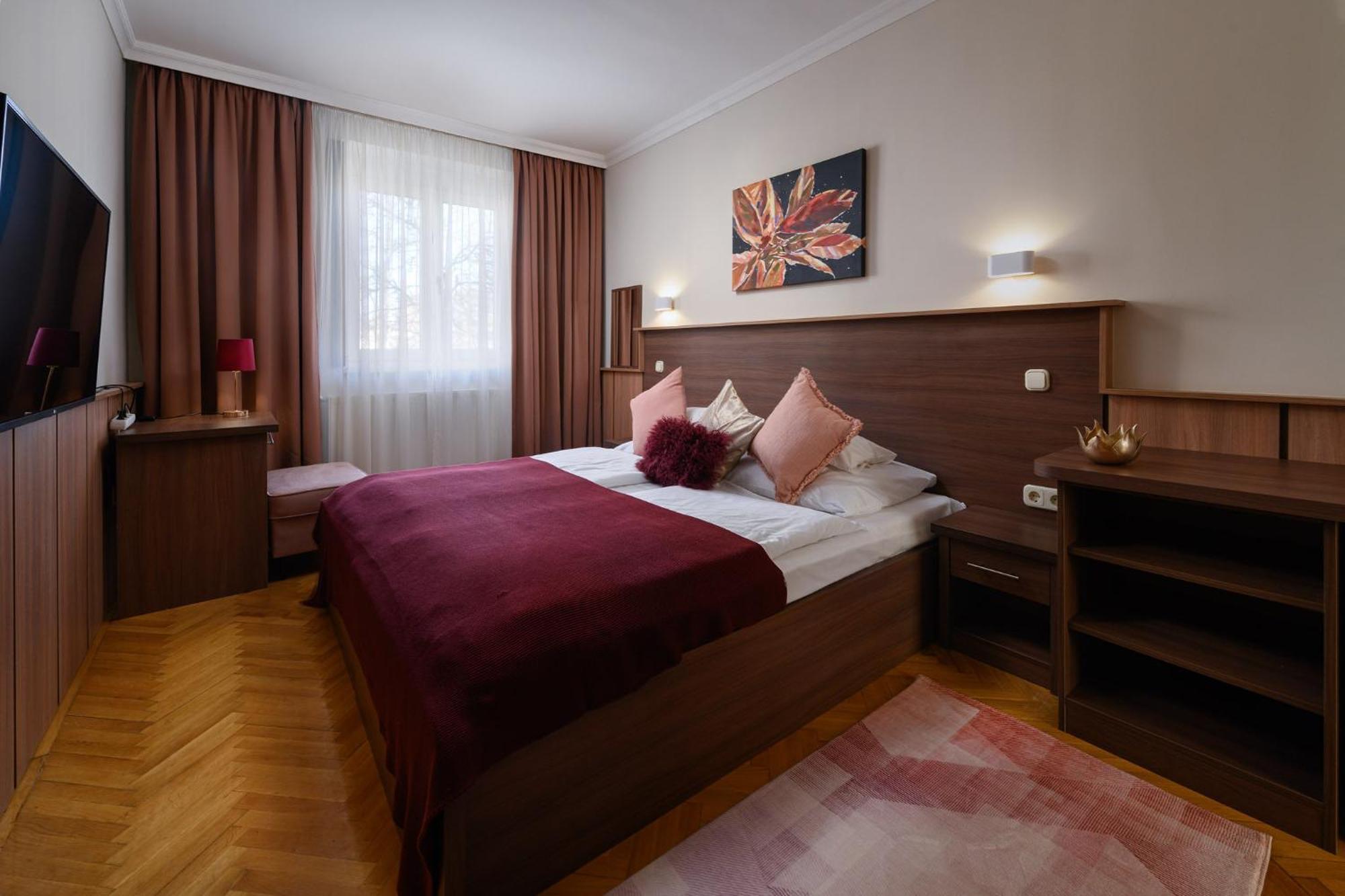 Szilfa Étterem Mariann Apartman Hajdúszoboszló Esterno foto