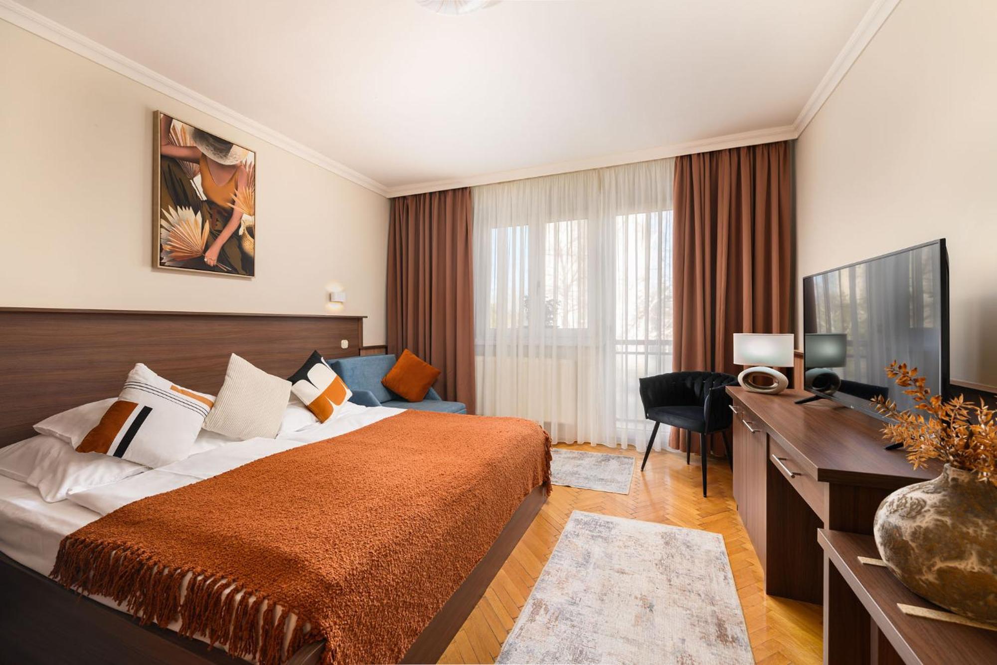 Szilfa Étterem Mariann Apartman Hajdúszoboszló Esterno foto
