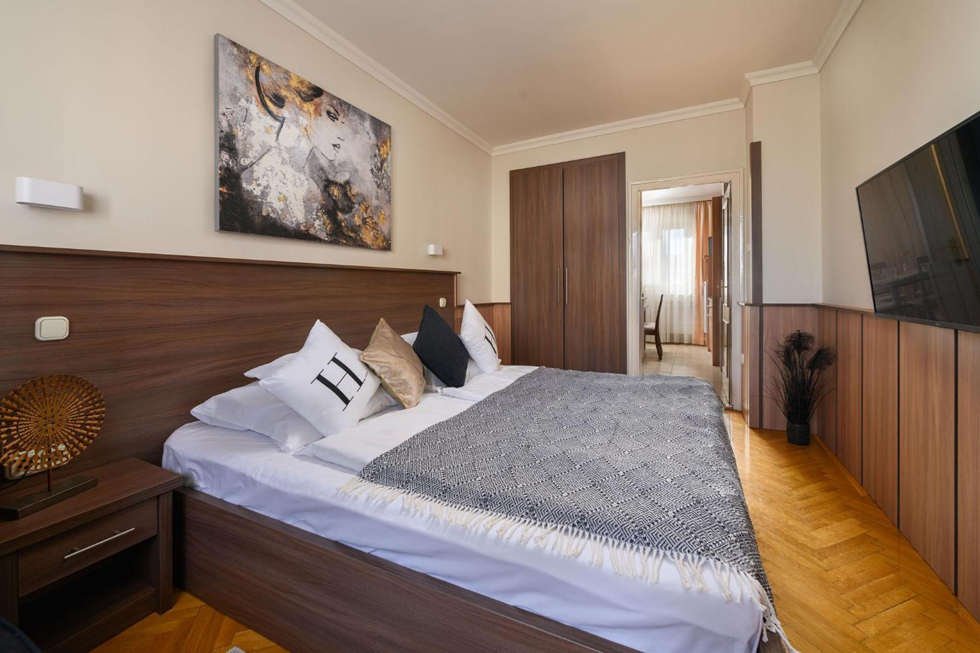 Szilfa Étterem Mariann Apartman Hajdúszoboszló Esterno foto