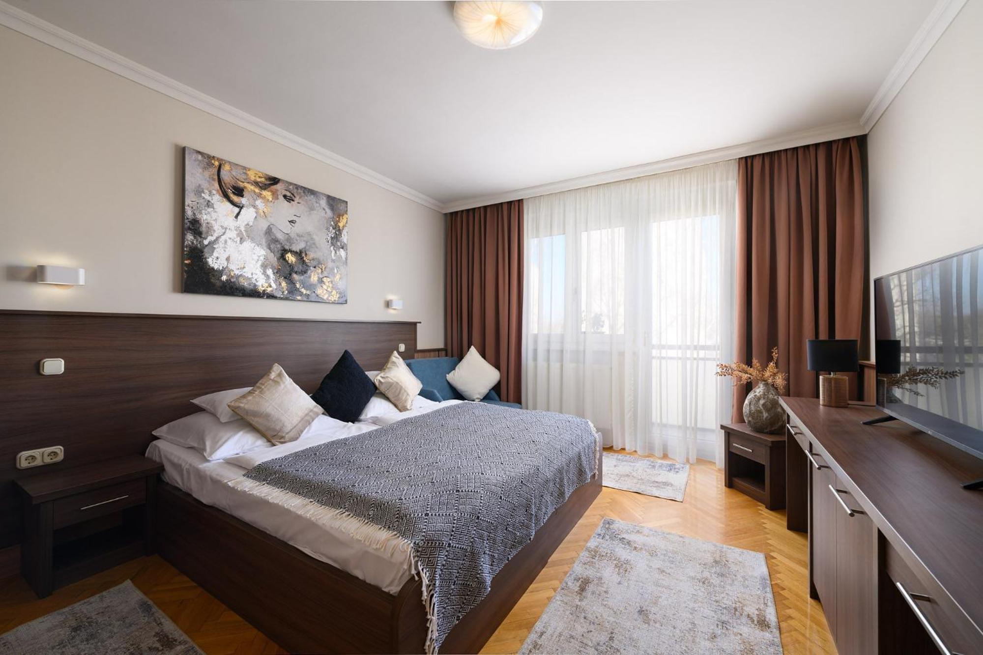 Szilfa Étterem Mariann Apartman Hajdúszoboszló Esterno foto